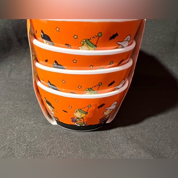 Peanuts Snoopy Halloween Trick-or-Treat Snack Bowls (Set of 4) - Picture 2 of 4